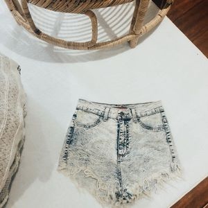 Acid Wash Distressed Denim Short - Large